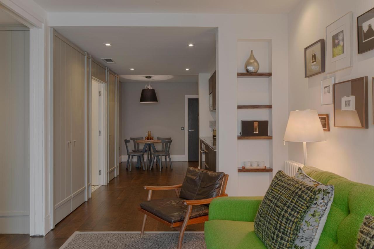 Cheval Old Town Chambers Aparthotel Edinburgh Exterior photo A typical apartment interior
