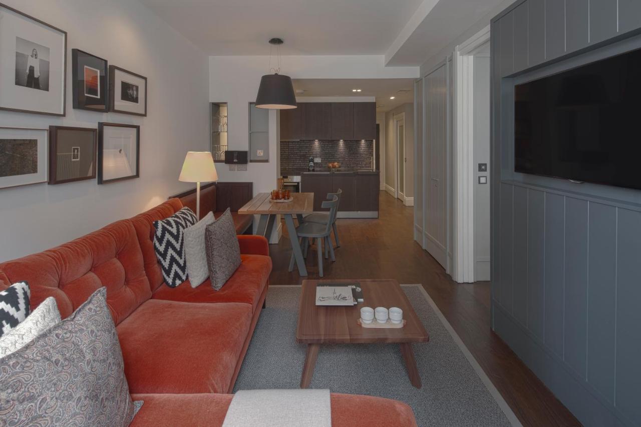 Cheval Old Town Chambers Aparthotel Edinburgh Exterior photo Interior of a typical apartment